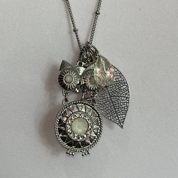 Etc! Necklace Silver Tone Dangle Charms Owl Leaf Heart Eiffel Tower Rhinestones - Picture 2 of 12